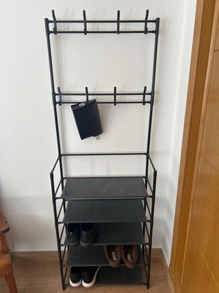 Perchero con zapatero negro