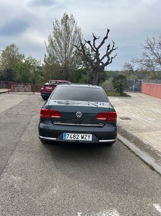 Volkswagen Passat 2011