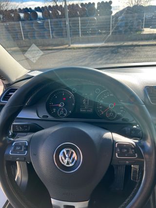 Volkswagen Passat 2011