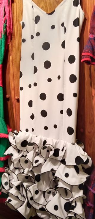 Vestido de flamenca blanco con lunares
