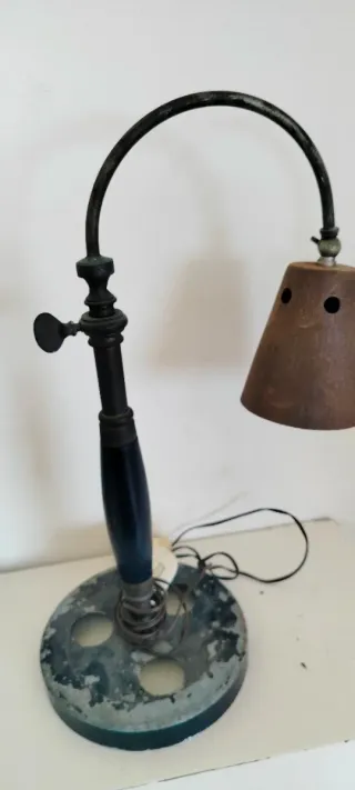 Lampada da tavolo antica