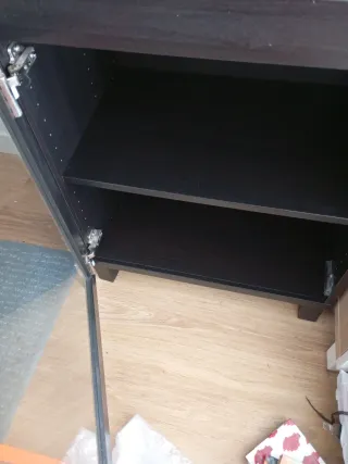 Mueble de salón oscuro