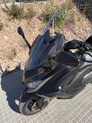 Kymco AK 550 Maxi Scooter Negra
