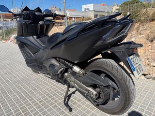 Kymco AK 550 Maxi Scooter Negra