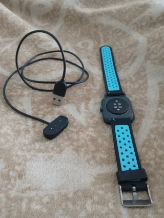 Reloj Amazfit Negro y Azul