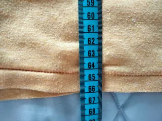 Camiseta amarilla de Scalpers.