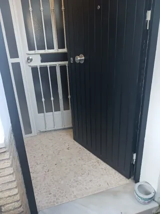 Puerta de entrada de hierro