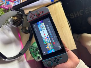 Nintendo Switch Gris y Rojo