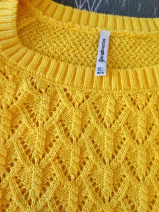 Jersey amarillo de punto calado