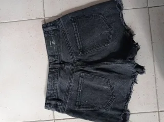 Shorts vaqueros negros desgastados