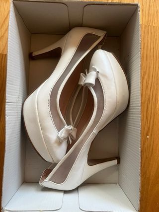 Zapatos de Novia Blancos de Cuero