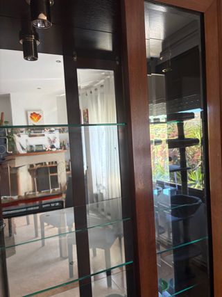 Vetrina in legno e vetro