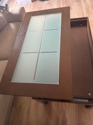 Tavolo da salotto in legno e vetro