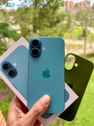 iPhone 16 97% batería Verde