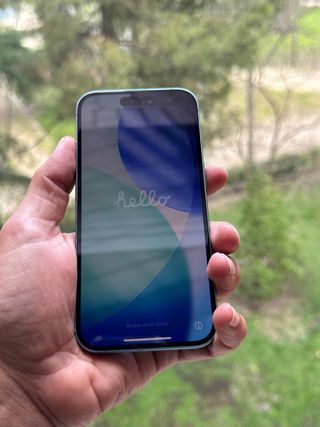 iPhone 16 97% batería Verde