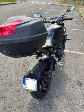 Yamaha MT-09 Negra Akrapovic