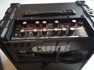 Amplificador Roland Cube 40XL