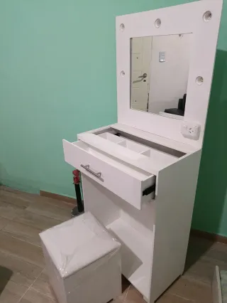 Tocador Hollywood con espejo y luces