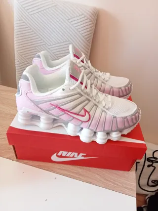 Zapatillas Nike Shox Mujer Rosa y Blanco