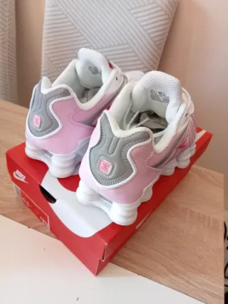 Zapatillas Nike Shox Mujer Rosa y Blanco