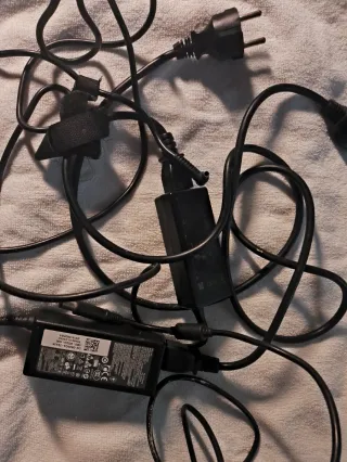 Cargadores HP y Dell Originales 18 euros cada uno