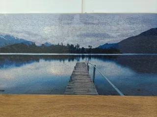 Puzzle 1000 piezas estanque azul y montañas