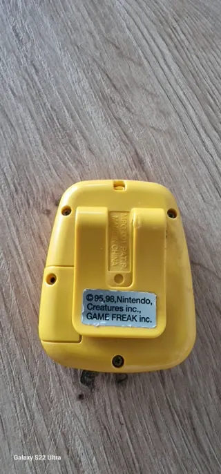 Nintendo Pocket Pikachu Amarillo