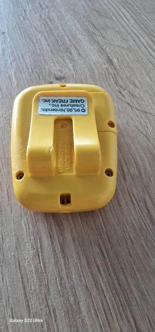 Nintendo Pocket Pikachu Amarillo