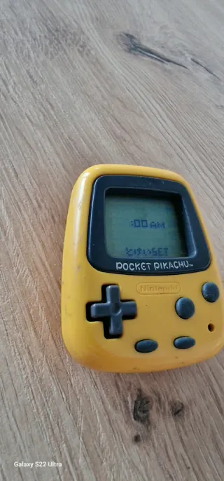 Nintendo Pocket Pikachu Amarillo