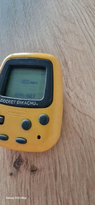 Nintendo Pocket Pikachu Amarillo