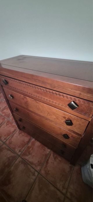 Cómoda de madera