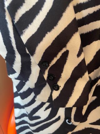 Abrigo largo estampado cebra, forrado