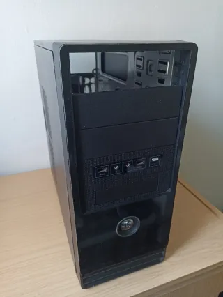 caja ordenador torre pc sobremesa