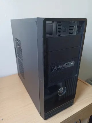 caja ordenador torre pc sobremesa