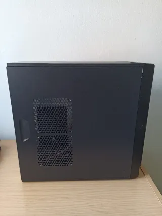 caja ordenador torre pc sobremesa