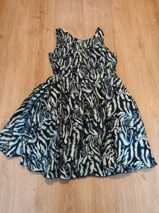 Vestido fiesta estampado muy bonito y con poco uso
