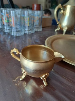 Juego de café dorado metálico