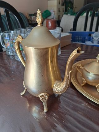 Juego de café dorado metálico