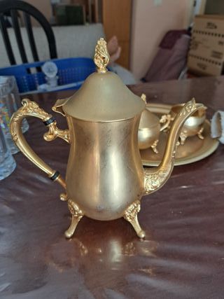 Juego de café dorado metálico