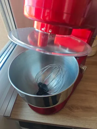 Amasadora Klarstein Roja con Batidora