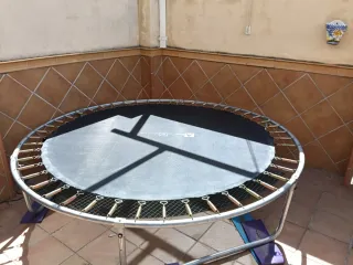 Cama elástica infantil azul, trampolín
