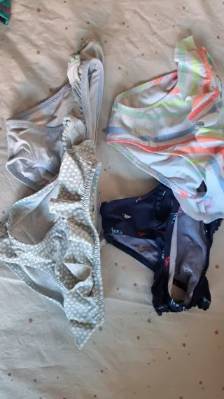 Lote 5trajes de baño niña 4 braguitas y un bañador