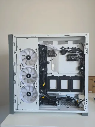 Corsair 5000X RGB Torre PC + 4 Corsair LL120 RGB