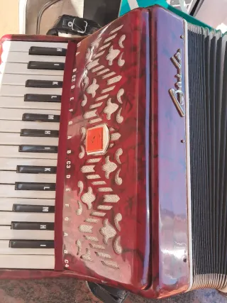 Acordeón Baile Rojo perlado