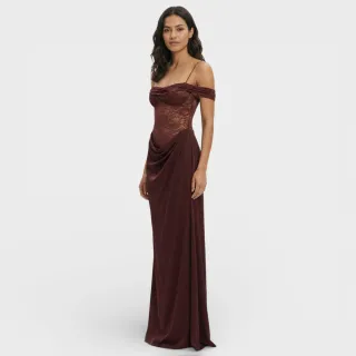 Vestido largo marron con encaje