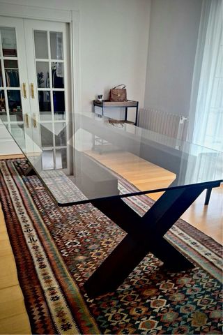 Mesa Comedor Diseño Cristal y Madera Oscura