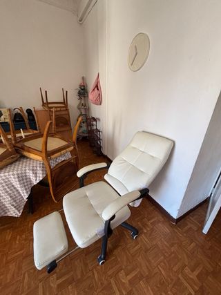 Silla de escritorio ergonómica con reposapiés