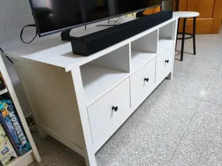 Mueble TV blanco con cajones