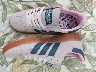 Zapatillas Adidas rosas y azules talla 37 1/3.