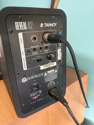 Mesa de mezclas Behringer DJ Platos y monitores